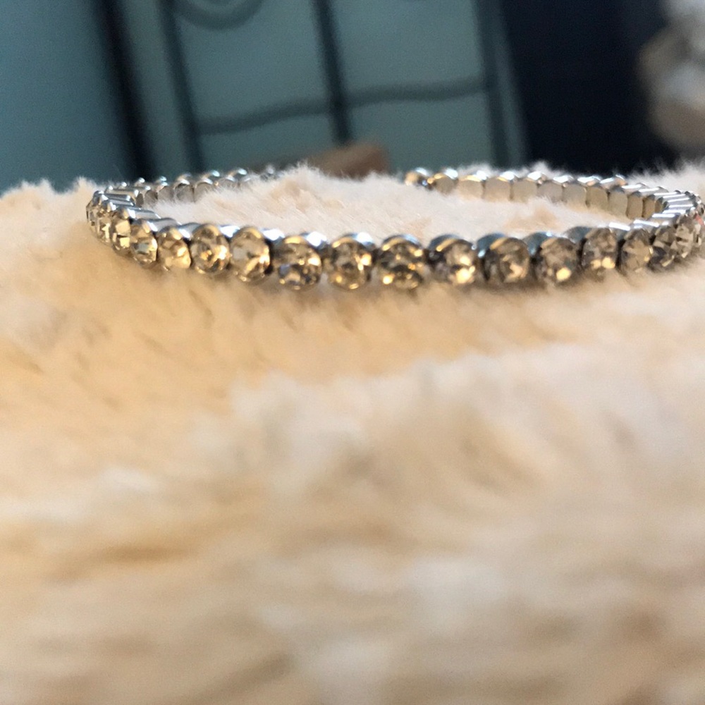 Flexible rhinestone bracelet